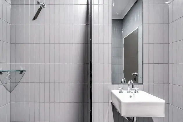 Tek Kişilik Oda, Ortak Banyo