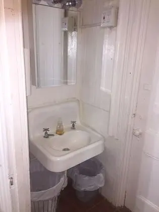 Oda, Sigara İçilmez (BEDROOM #1)