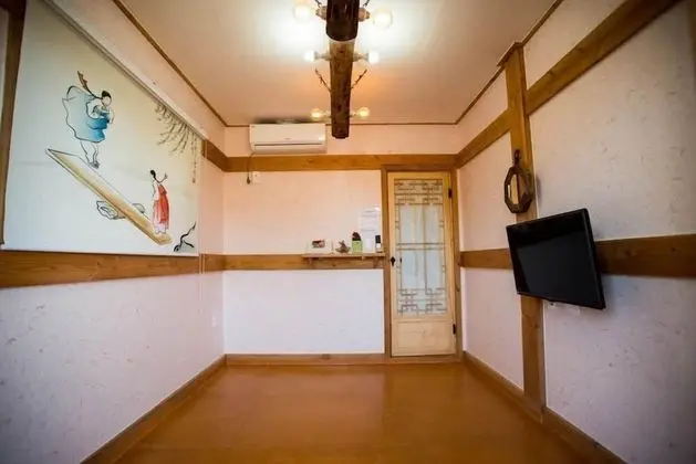 Double Ondol Room (Hanbok Rental 50 percent D.C)
