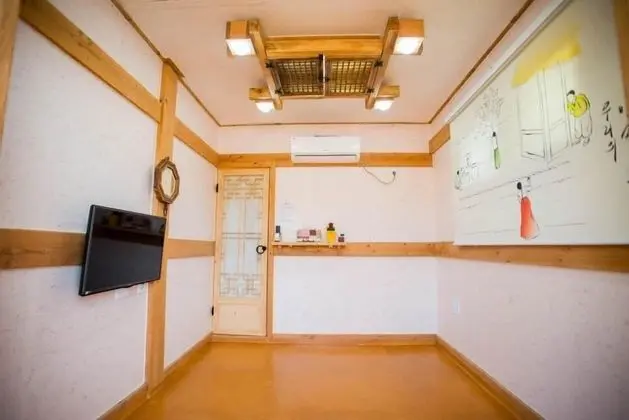 Double Ondol Room (Hanbok Rental 50 percent D.C)
