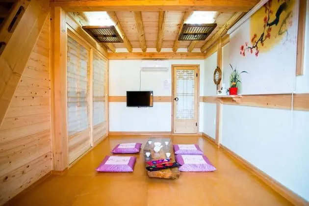 Family Ondol Room (Hanbok Rental 50 percent D.C)