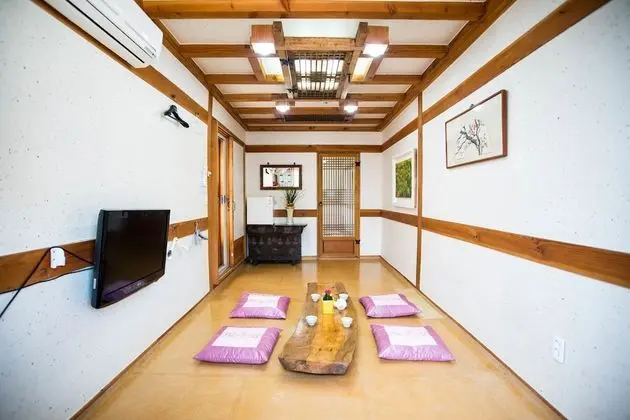 Family Ondol Room (Hanbok Rental 50 percent D.C)