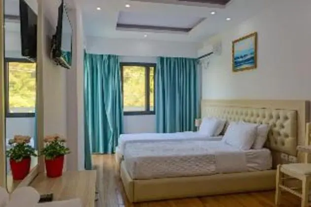 1 Çift Kişilik Veya 2 Tek Kişilik Yatak