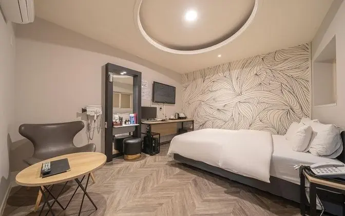 Oda (1st floor special room (Netflix avail)