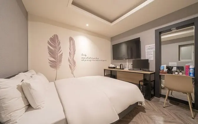 Oda (1st floor special room (Netflix avail)
