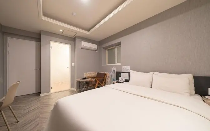 Oda (1st floor special room (Netflix avail)