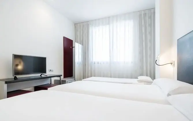 Üç Kişilik Oda (2 adults and 1 child)