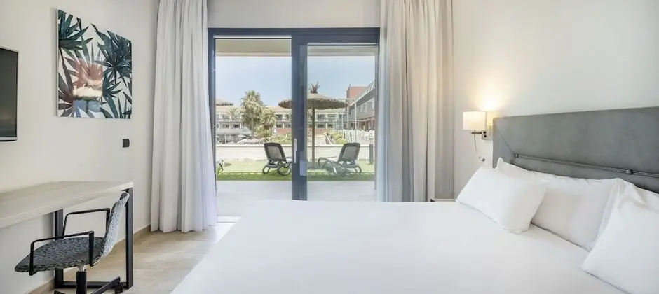 Premium Tek Büyük Yataklı Oda, Bahçe Manzaralı