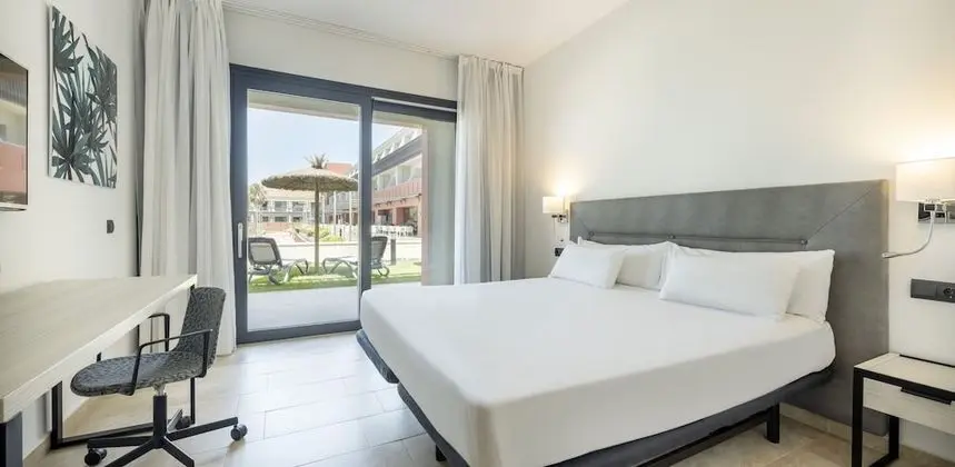 Premium Tek Büyük Yataklı Oda, Bahçe Manzaralı