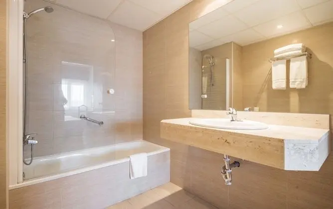 Üç Kişilik Oda (2 Adults + 1 Child)