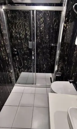 Superior Tek Büyük veya İki Ayrı Yataklı Oda