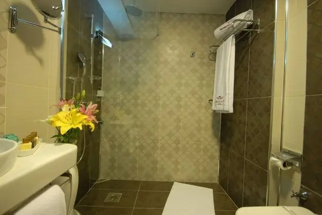 Standard Tek Büyük Yataklı Oda