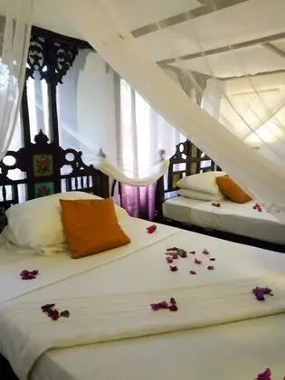 Deluxe Tek Büyük veya İki Ayrı Yataklı Oda, 1 Yatak Odası, Sigara İçilebilir, Kısmi Deniz Manzaralı
