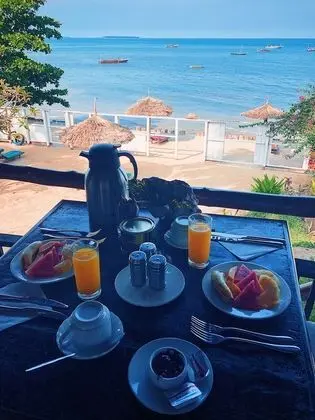 Deluxe Tek Büyük veya İki Ayrı Yataklı Oda, 1 Yatak Odası, Sigara İçilebilir, Kısmi Deniz Manzaralı