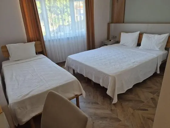 Triple, Şehir Manzaralı