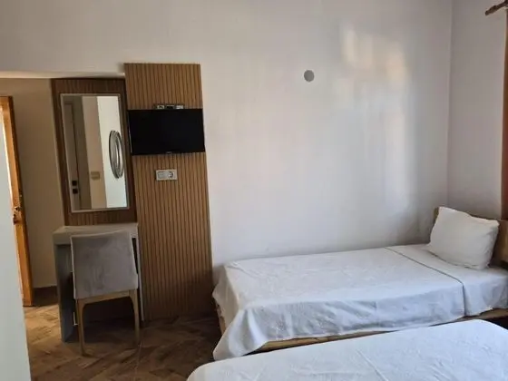 Triple, Şehir Manzaralı