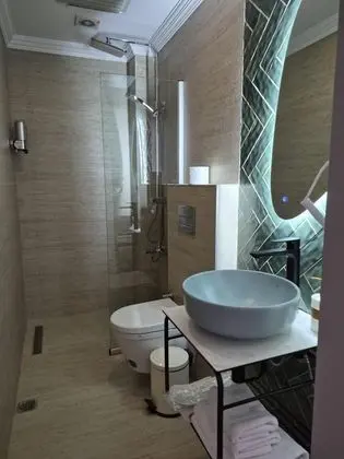 Triple, Şehir Manzaralı