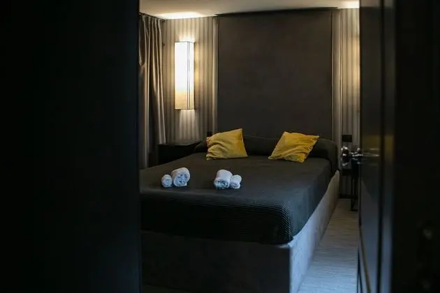 Design Tek Büyük Yataklı Oda, 1 En Büyük (King) Boy Yatak