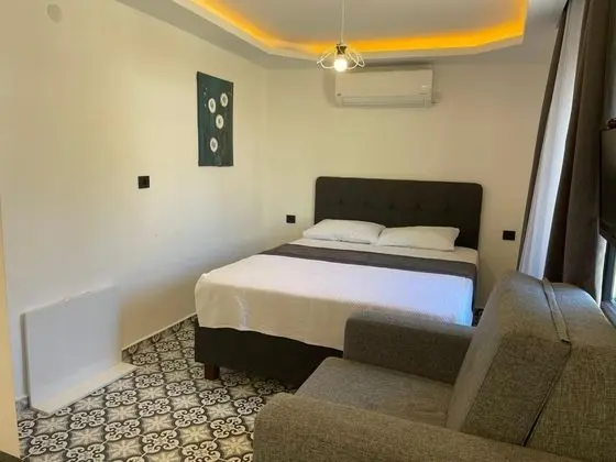 Çift Kişilik,Avlu Manzaralı