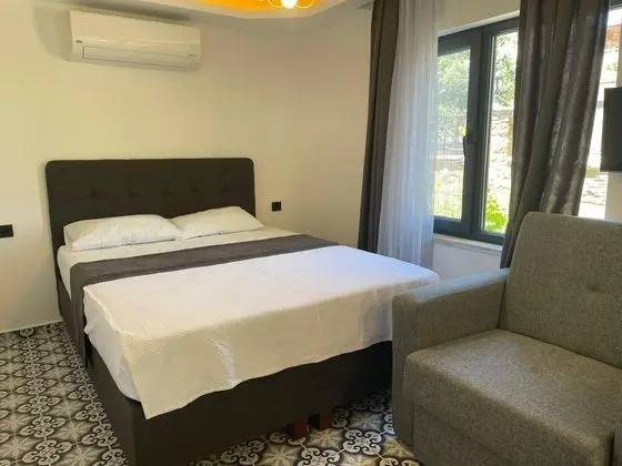 Çift Kişilik,Avlu Manzaralı