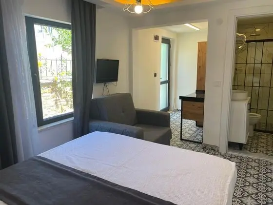 Çift Kişilik,Avlu Manzaralı