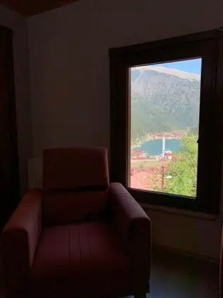GÖL MANZARALI ÇATI KATI