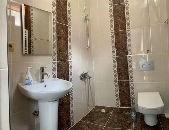 Göl Manzaralı King Suit