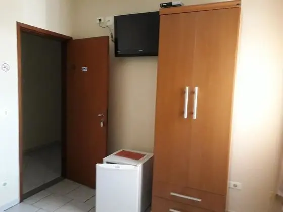 Büyük Yataklı Tek Kişilik Oda (2)