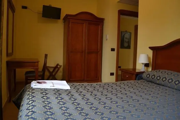 Üç Kişilik Oda