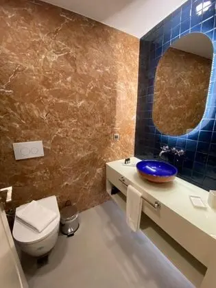 Aile Odası, Sokak Manzaralı