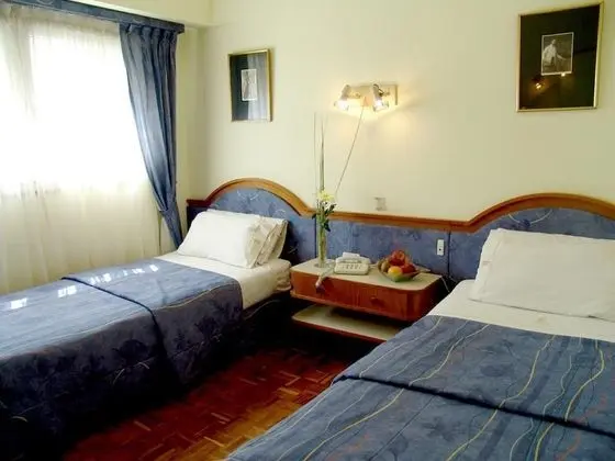Tek Büyük Yataklı Oda, 2 Tek Kişilik Yatak