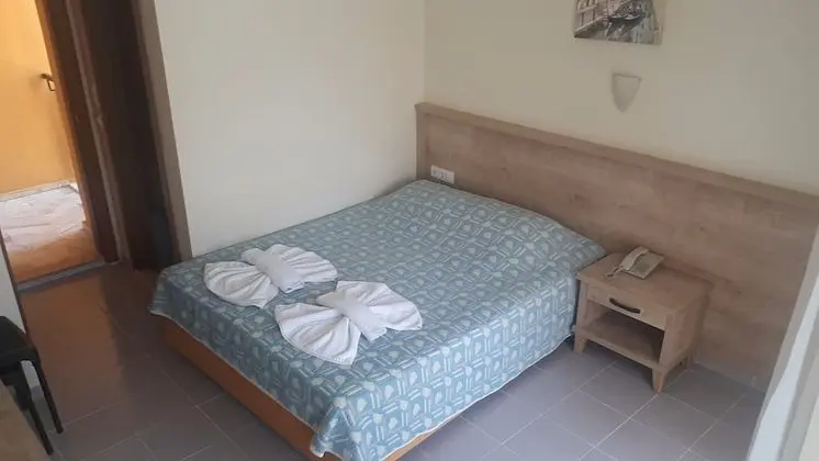 Standard Tek Büyük veya İki Ayrı Yataklı Oda