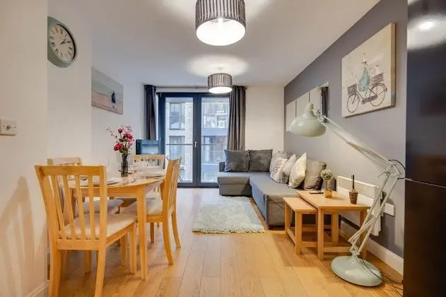 Apart Daire, 1 En Büyük (King) Boy Yatak ve Çekyat