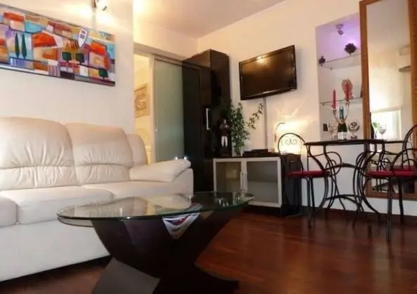 Apart Daire, 1 Büyük (Queen) Boy Yatak ve Çekyat