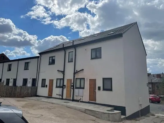 Apart Daire, 1 Büyük (Queen) Boy Yatak ve Çekyat