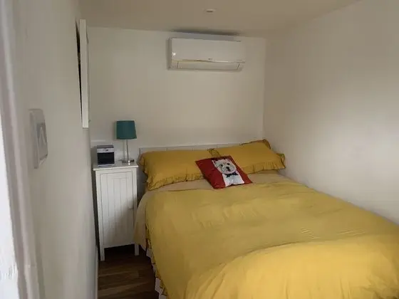 Kır Evi, 1 Büyük (Queen) Boy Yatak ve Çekyat