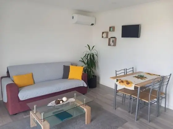 Villa, 1 Büyük (Queen) Boy Yatak ve Çekyat