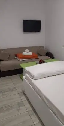 Stüdyo, 1 Büyük (Queen) Boy Yatak ve Çekyat