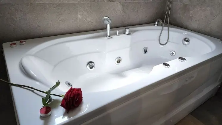 Deluxe Double Room with Jacuzzi