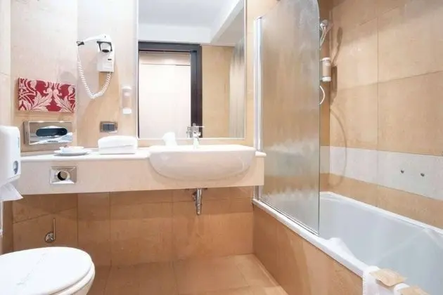 Standard Tek Büyük veya İki Ayrı Yataklı Oda