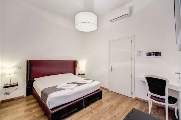 Büyük Yataklı Tek Kişilik Oda