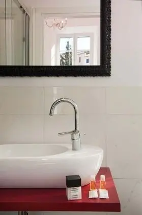 Büyük Yataklı Tek Kişilik Oda