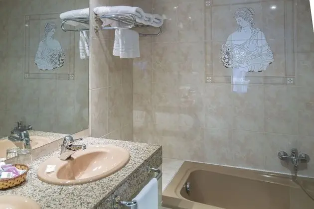 Standard Tek Büyük Yataklı Oda