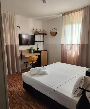 Standard Tek Büyük Yataklı Oda