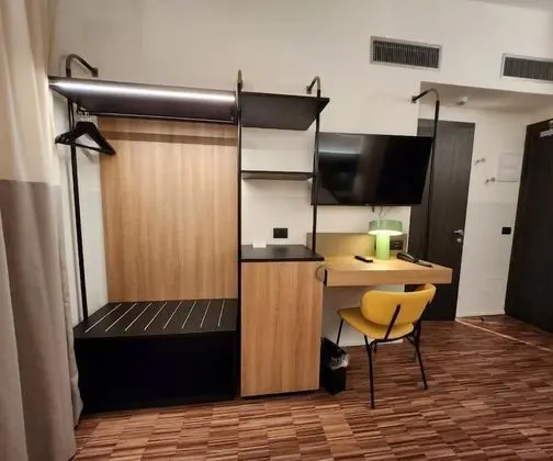 Standard Tek Büyük Yataklı Oda