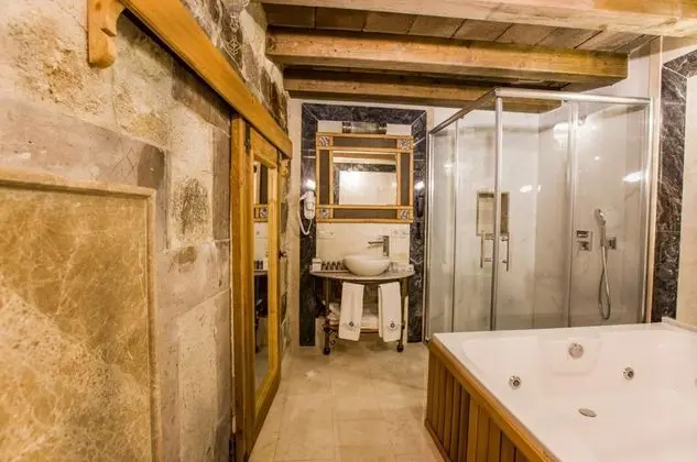 Comfort Suite,    , Jakuzili