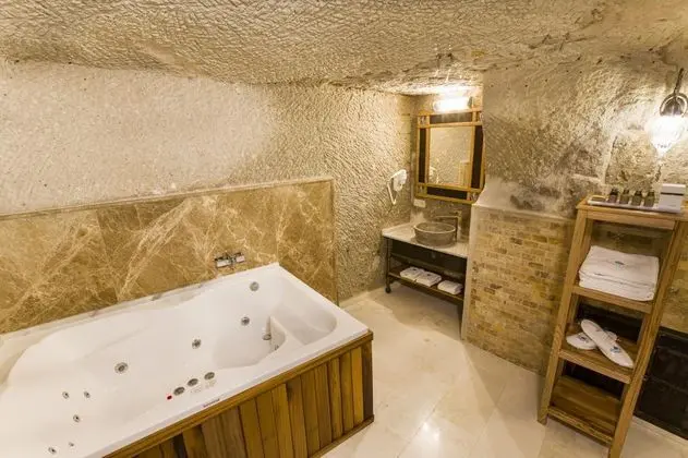 Comfort Suite,    , Jakuzili