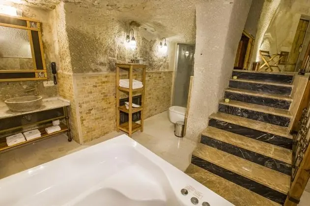 Comfort Suite,    , Jakuzili