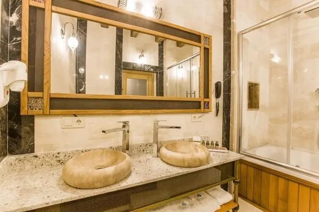 Deluxe İki Tek Yataklı Oda