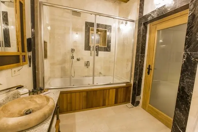 Deluxe İki Tek Yataklı Oda